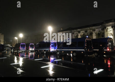 Bordeaux, Frankreich 8. Dez 2018. : Polizei Sonderausstattung gegen Erhöhung der Steuern auf Benzin und Diesel eingeführt, Regierung von Frankreich Credit: sportpoint/Alamy leben Nachrichten Stockfoto