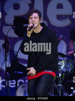 Chicago, USA. 8. Dez 2018. Lauv führt während der 2018 B 96 Pepsi Jingle Bash an der Allstate Arena am 8. Dezember 2018 in Chicago, Illinois. Foto: David Davis für imageSPACE/MediaPunch Credit: MediaPunch Inc/Alamy leben Nachrichten Stockfoto