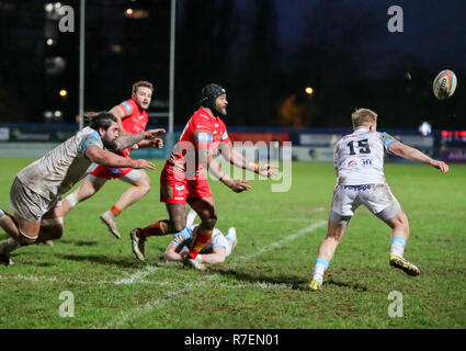 Coventry, Großbritannien. 8. Dezember 2018. Sam Tuitupou in Aktion für Coventry während der Meisterschaft Cup Match zwischen Coventry rfc und Doncaster Ritter rfc am Butts Park Arena, Coventry gespielt. Credit: Phil Hutchinson/Alamy leben Nachrichten Stockfoto