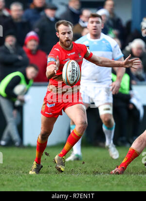 Coventry, Großbritannien. 8. Dezember 2018. Tom Kessell (Coventry) tritt für Position während der Meisterschaft Cup Match zwischen Coventry rfc und Doncaster Ritter rfc am Butts Park Arena, Coventry gespielt. Credit: Phil Hutchinson/Alamy leben Nachrichten Stockfoto