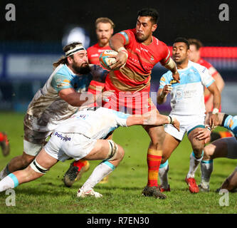 Coventry, Großbritannien. 8. Dezember 2018. Dan Faleafa auf dem Rampage für Coventry während der Meisterschaft Cup Match zwischen Coventry rfc und Doncaster Ritter rfc am Butts Park Arena, Coventry gespielt. Credit: Phil Hutchinson/Alamy leben Nachrichten Stockfoto