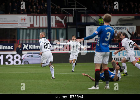 Dens Park, Dundee, Schottland, Großbritannien. 9. Dezember, 2018. Ladbrokes Premiership Fußball, Dundee gegen Rangers; Kenny Miller von Dundee feiert nach dem Scoring für 1-0 Redaktionelle Verwendung nur, eine Lizenz für die gewerbliche Nutzung erforderlich. Keine Verwendung in Wetten, Spiele oder einzelne Verein/Liga/player Publikationen. Credit: Aktion Plus Sport Bilder/Alamy leben Nachrichten Stockfoto