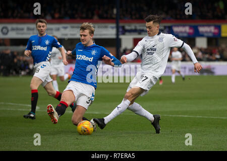 Dens Park, Dundee, Schottland, Großbritannien. 9. Dezember, 2018. Ladbrokes Premiership Fußball, Dundee gegen Rangers; Jesse Curran von Dundee in Angriff genommen wird von Joe Worrall von RangersEditorial verwenden Sie nur, eine Lizenz für die gewerbliche Nutzung erforderlich. Keine Verwendung in Wetten, Spiele oder einzelne Verein/Liga/player Publikationen. Credit: Aktion Plus Sport Bilder/Alamy leben Nachrichten Stockfoto