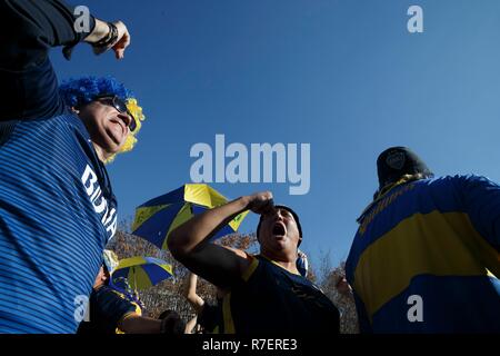 Madrid, Spanien. 9. Dezember 2018. Boca Junior Fans in Madrid während der Copa Libertadores Finale 2018/19 Übereinstimmung zwischen den Boca Juniors und River Plate, an Santiago Bernabeu in Madrid am 9. Dezember 2018. (Foto von Guille Martinez/Cordon Cordon Drücken Drücken) Stockfoto