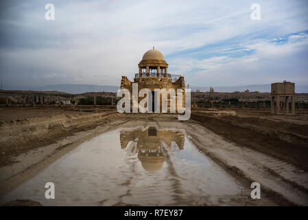 Jericho, Palästina. Autonomen Gebieten. 09 Dez, 2018. Ein Blick auf das Franziskanerkloster in Qasr al-Yahud" Schloss der Juden", dem Dritthöchsten heilige Stätte im Christentum, das geglaubt wird, um die Taufe auf der Internetseite von Jesus Christus. Der Bereich von Minen geräumt worden. Credit: Ilia Yefimovich/dpa/Alamy leben Nachrichten Stockfoto