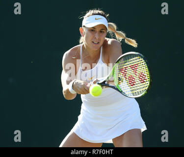 Schweizer Spieler Belinda Bencic in Aktion bei Wimbledon, London, Vereinigtes Königreich. Stockfoto