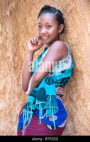 Madagassischen Mädchen, 15-16 Jahre, Morondava, Küsten-region, Madagaskar Stockfoto