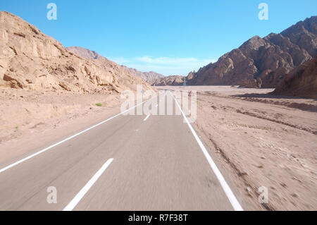 Fahrbahn Sharm el-Sheikh nach Dahab, Sinai, Ägypten Stockfoto