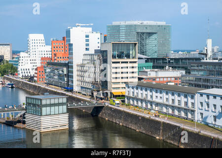 Bürogebäude, Neuer Zollhof, Medienhafen oder Medienhafen, Düsseldorf, Rheinland, Nordrhein-Westfalen, Deutschland Stockfoto
