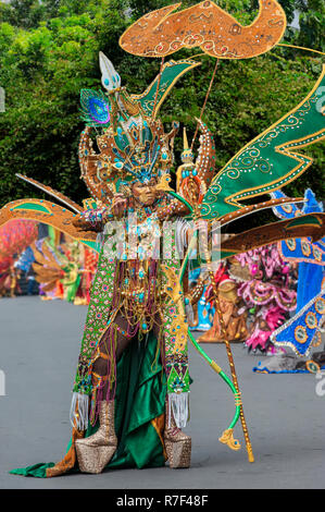 Kostüm an der Jember Fashion Festival, Ost Java, Indonesien erarbeiten Stockfoto