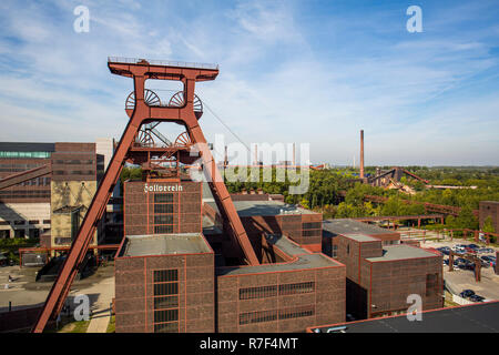 Zeche Zollverein, ehemalige Zeche, UNESCO-Weltkulturerbe, Förderturm, Doppel fördergerüst von Schacht 12, Essen Stockfoto