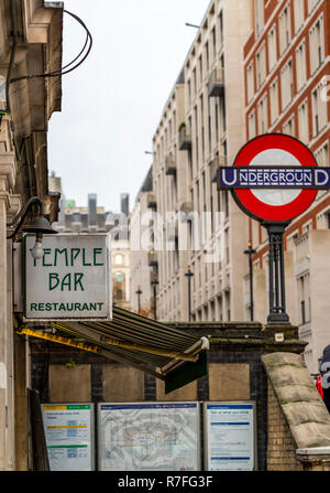 Temple Bar Cafe und Bar Temple Station, Victoria Embankment, London Stockfoto