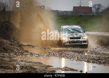 Sveta Nedelja, Kroatien - 25. November 2018. 9 Rally zeigen Santa Domenica. Wolfgang Schmollngruber und Tanja Brenn aus Österreich racing in der mitsubi Stockfoto