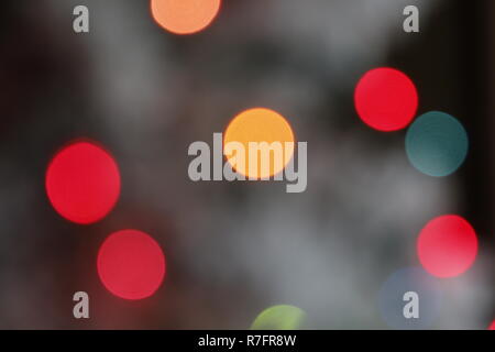 Weihnachten bokeh, bunte, Lichter am Weihnachtsbaum. Stockfoto