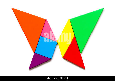 Farbe Holz tangram Puzzle in butterfly Form auf weißem Hintergrund Stockfoto