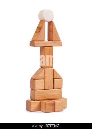 Foto Holz- Konstruktor von kleine Würfel, Dreiecke, Bälle und andere Formen der Buche auf weißem Hintergrund isoliert. Holz- Konstruktor, in der f gefaltet Stockfoto