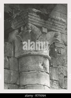 Toskana Siena Montalcino Umgebung Abtei von S. Antimo Abteikirche, das ist mein Italien, die italienische Land der visuellen Geschichte, mittelalterliche Architektur, architektonische Skulptur 9. Jahrhundert, 1118, C. 1250, hölzernes Kruzifix, Gemälde, Fresken. Post-mittelalterliche Fresken mit der Darstellung der Auferstehung Stockfoto