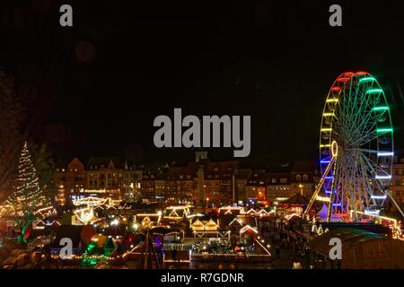 Weihnachtsmarkt in Erfurt am Domplatz Stockfoto