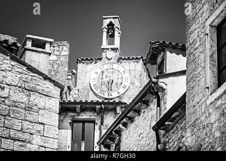 Detail der Architektur in Ballen Altstadt, Istrien, Kroatien. Architektonische Thema. Schwarz-weiß Foto. Stockfoto