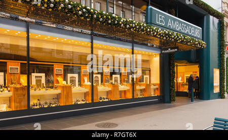 Fenster des Les Ambassadeurs Store an der Bahnhofstrasse Street in der Stadt Zürich, Schweiz Stockfoto