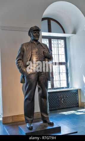 BERLIN, DEUTSCHLAND - 14. JULI 2018: Bronze Statue von Wladimir Lenin (1925) von sowjetischen Bildhauer Matwej Manizer auf Anzeige im Deutschen Historischen Museum ( Stockfoto