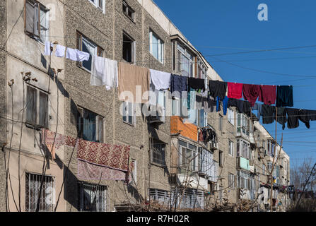 Kommunistischen Stil konkrete Apartment Blocks während der sowjetischen Besatzung, Kabul, Provinz Kabul, Afghanistan gebaut Stockfoto