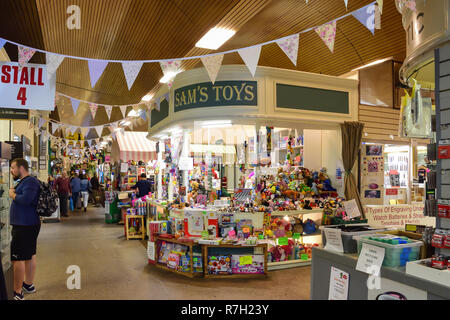 Indoor Marktstände, Hereford Butter Markt, Market Hall, High Street, Hereford, Herefordshire, England, Vereinigtes Königreich Stockfoto