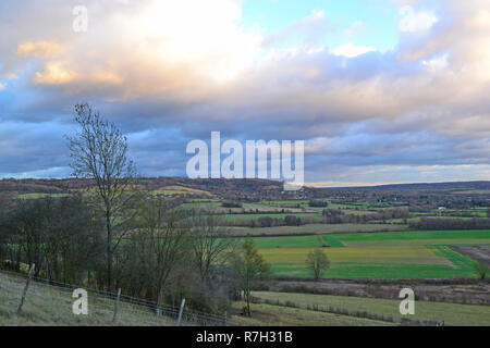 Polhill Bank ist eine SSSI Kreide Grünland, in Kent, England von Kent Wildlife Trust verwaltet. Einen trüben Tag im Dezember, aber immer noch eine schöne Aussicht Stockfoto