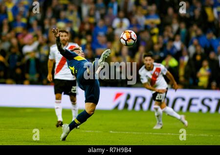 Madrid, Spanien. 9. Dezember 2018. Julio Buffarini von Boca Juniors während der Copa Libertadores Finale 2018/19 Übereinstimmung zwischen den Boca Juniors und River Plate, an Santiago Bernabeu in Madrid am 9. Dezember 2018. Credit: CORDON PRESSE/Alamy leben Nachrichten Stockfoto