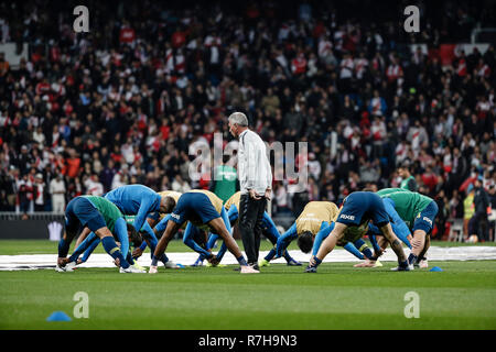 Santiago Bernabeu, Madrid, Spanien. 9 Dez, 2018. Copa Libertadores Finale, Rückspiel, River Plate und Boca Juniors; Vor dem Spiel warm-up Credit: Aktion plus Sport/Alamy leben Nachrichten Stockfoto