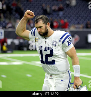 Houston, Texas, USA. 9 Dez, 2018. Indianapolis Colts quarterback Andreas Luck (12) feiert, als er das Feld verlässt nach der Colts' 24-21 über die Texans an NRG Stadion in Houston, TX win am 9. Dezember 2018. Credit: Erik Williams/ZUMA Draht/Alamy leben Nachrichten Stockfoto