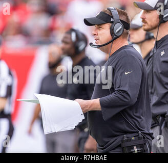 Tampa, Florida, USA. 09 Dez, 2018. New Orleans Saints Headcoach Sean Payton während des Spiels zwischen der New Orleans Saints und die Tampa Bay Buccaneers bei Raymond James Stadium in Tampa, Florida. Del Mecum/CSM/Alamy leben Nachrichten Stockfoto