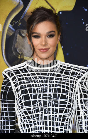 Hollywood, CA, USA. 9 Dez, 2018. 09. Dezember 2018 - Hollywood, Kalifornien - Hailee Steinfeld. "Hummel" Los Angeles Premiere gehalten an TCL Chinese Theater. Photo Credit: Birdie Thompson/AdMedia Credit: Birdie Thompson/AdMedia/ZUMA Draht/Alamy leben Nachrichten Stockfoto