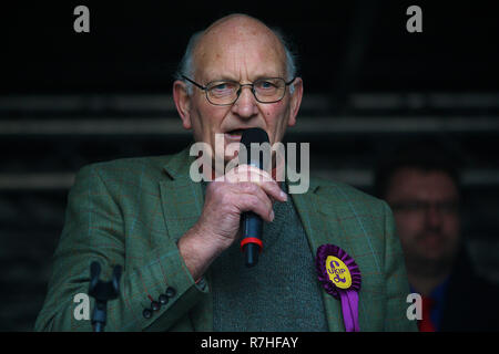 Stuart Agnew UKIP MDEP und UKIP Landwirtschaft und Ernährung Sprecher in London, UK. 09 Dez, 2018. Eine Rede zusammen mit Gerard Batten und Tommy Robinson, die zusammen auf dem Brexit verraten Rallye durch die UKIP in London Credit organisierten Joined: Rupert Rivett/Alamy Leben Nachrichten vorgestellt Stockfoto