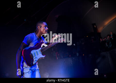 Toronto, Kanada. 09. Dezember 2018. Das Internet Gitarrist Steve Lacy führt bei Rebel Nachtclub Credit: topconcertphoto/Alamy leben Nachrichten Stockfoto