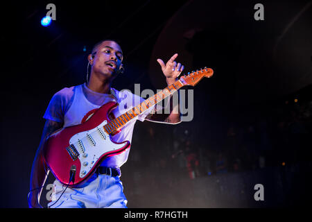 Toronto, Kanada. 09. Dezember 2018. Das Internet Gitarrist Steve Lacy führt bei Rebel Nachtclub Credit: topconcertphoto/Alamy leben Nachrichten Stockfoto