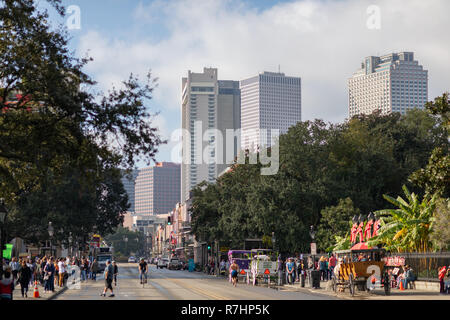 New Orleans Skyline von Decatur Street gesehen Stockfoto