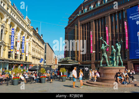 Sepän Aukio Kolmen, drei Smiths Square, Aleksanterinkatu, Helsinki, Finnland Stockfoto