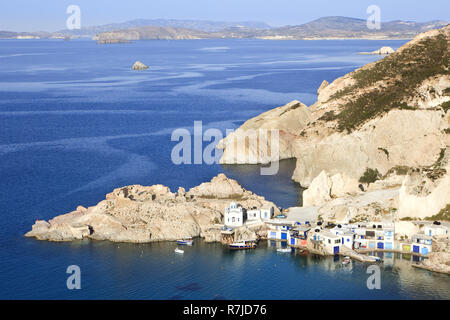 Fischerdorf Firopotamos auf der Insel Milos, Kykladen, Griechenland. Stockfoto
