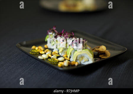 Garnelen, Sushi, Gerichte auf Verkauf., Präsentation, presentacion de Sushi comida saludable Stockfoto