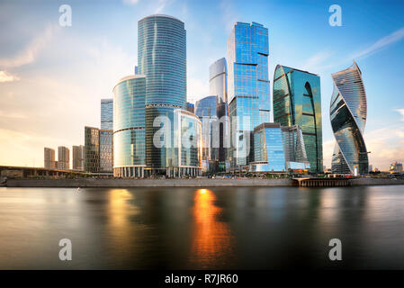 Stadt Moskau, Russland. Moscow International Business Center bei Sonnenuntergang Stockfoto