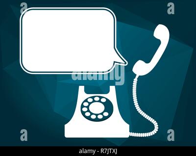 Weiß retro Telefon mit leeren Sprechblase auf dem blauen Low Poly Hintergrund. Gespräch Konzept. Vector Illustration, flacher Stil. Stock Vektor