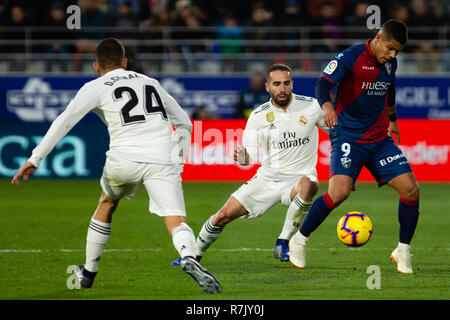 Huesca, Spanien. 09 Dez, 2018. Cucho Hern ‡ Méndez von SD Huesca (9) während der LaLiga Match zwischen SD Huesca und Real Madrid im El Alcoraz. Credit: Daniel Marzo/Pacific Press/Alamy leben Nachrichten Stockfoto