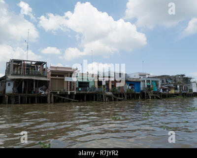 Geschäfte auf Stelzen im Mekong Mekong Delta ist der Cai Vietnam Asien Stockfoto