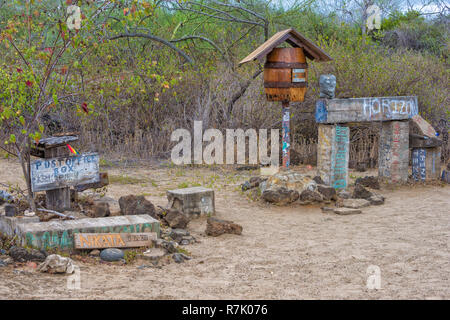 Post Barrel, seit 1792, immer noch in Gebrauch, Insel Floreana, Galapagos, Ecuador Stockfoto