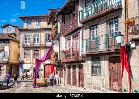 Praça de Santiago Platz während der Messe Afonsina, Weltkulturerbe der UNESCO, Guimarães, Region Norte, Portugal Stockfoto