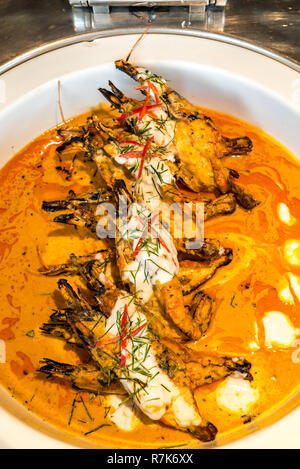 Tiger Garnelen Red Coconut Pa Naeng Curry Stockfoto