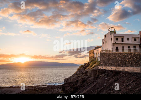 Sonnenuntergang in Puero Santiago und La Gomera Island View Stockfoto