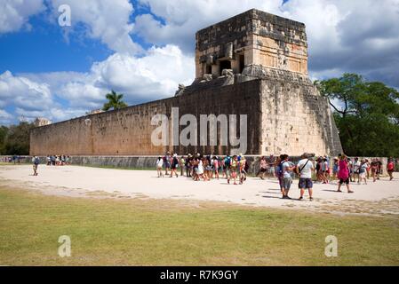 Mexiko, Yucatan, Chichen Itza alten Maya Stadt als Weltkulturerbe von der UNESCO, San Blas de Pelota, Kugel, Spielplatz, Maya Toltec Stil. Stockfoto