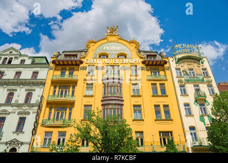 Prager Hotel, Blick auf die Vorderseite des Grand Hotel Europa im Jugendstil am Wenzelsplatz im Zentrum von Prag, Tschechien. Stockfoto